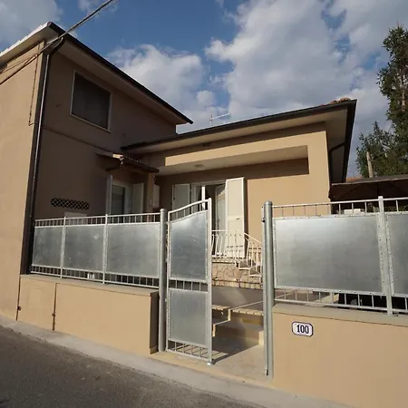 Casa La Cartolina * Querceta
