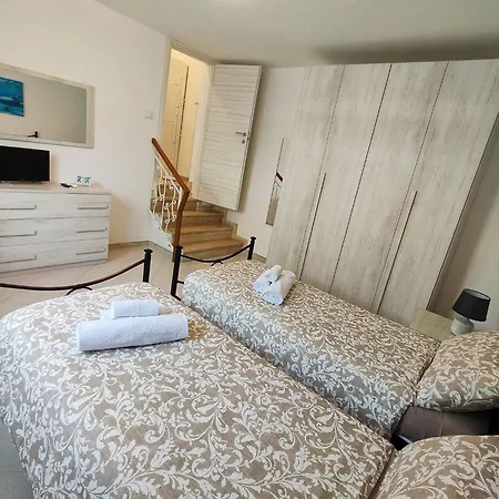 Casa La Cartolina קוורצ'טה